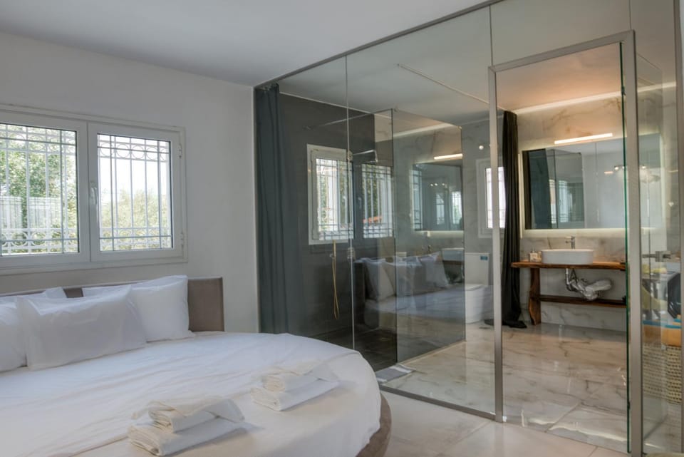 Bathroom, Bedroom