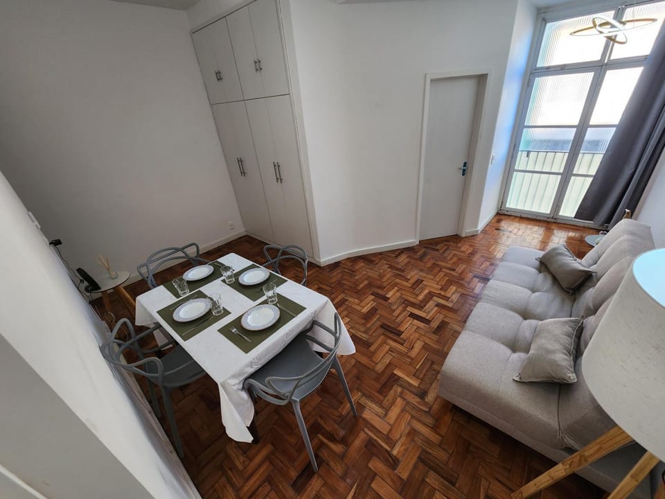 Apartamento - 50 metros da Praia de Copacabana Apartment in Rio de Janeiro