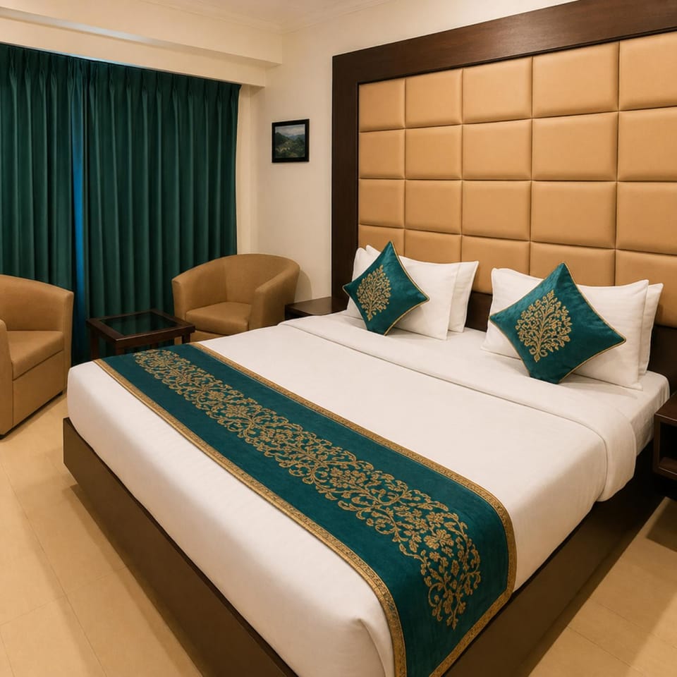 Bed, Living room, Photo of the whole room, Seating area, Bedroom