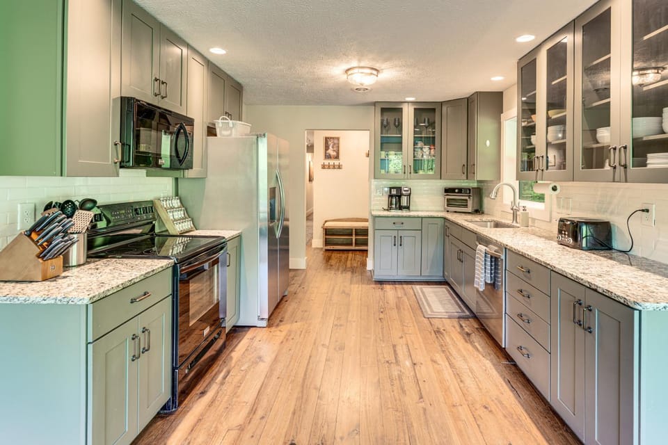 Group-Friendly Kingsport Home w/ Game Room, Decks! House in Kingsport
