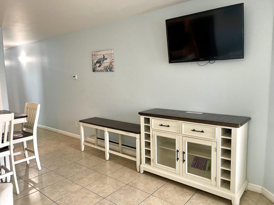 Beachgate Condo Suites and Hotel 536 - 537a - 537b condo Apartment in Port Aransas