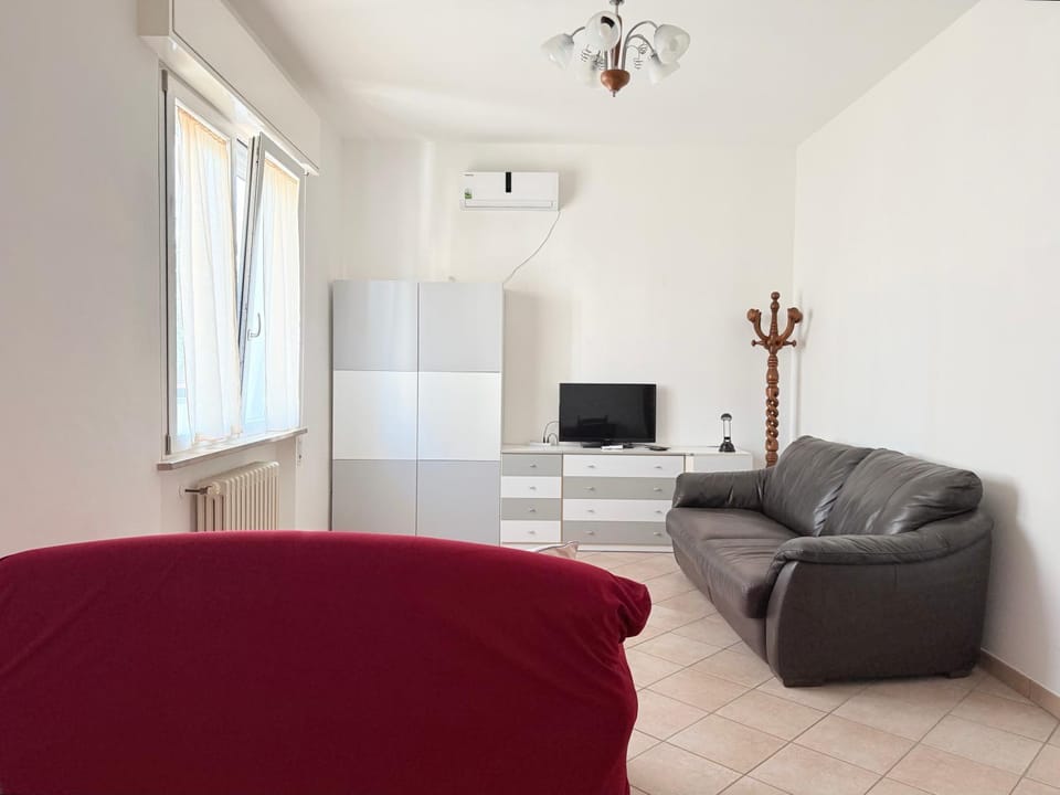 SE238 - Marotta, quadrilocale con corte privata Apartment in Marotta