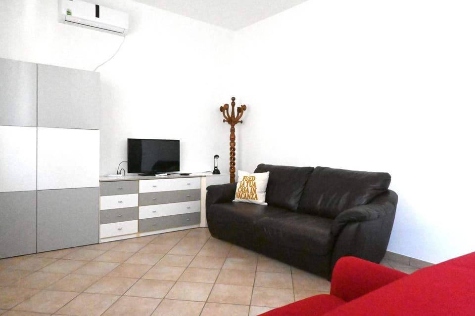 SE238 - Marotta, quadrilocale con corte privata Apartment in Marotta