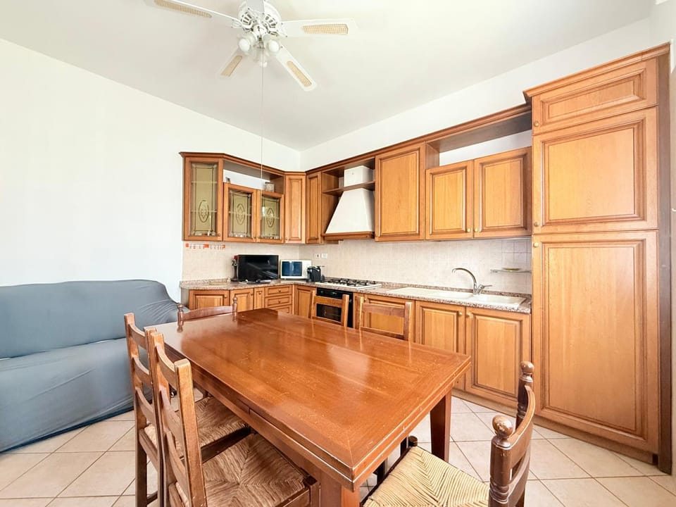 SE238 - Marotta, quadrilocale con corte privata Apartment in Marotta