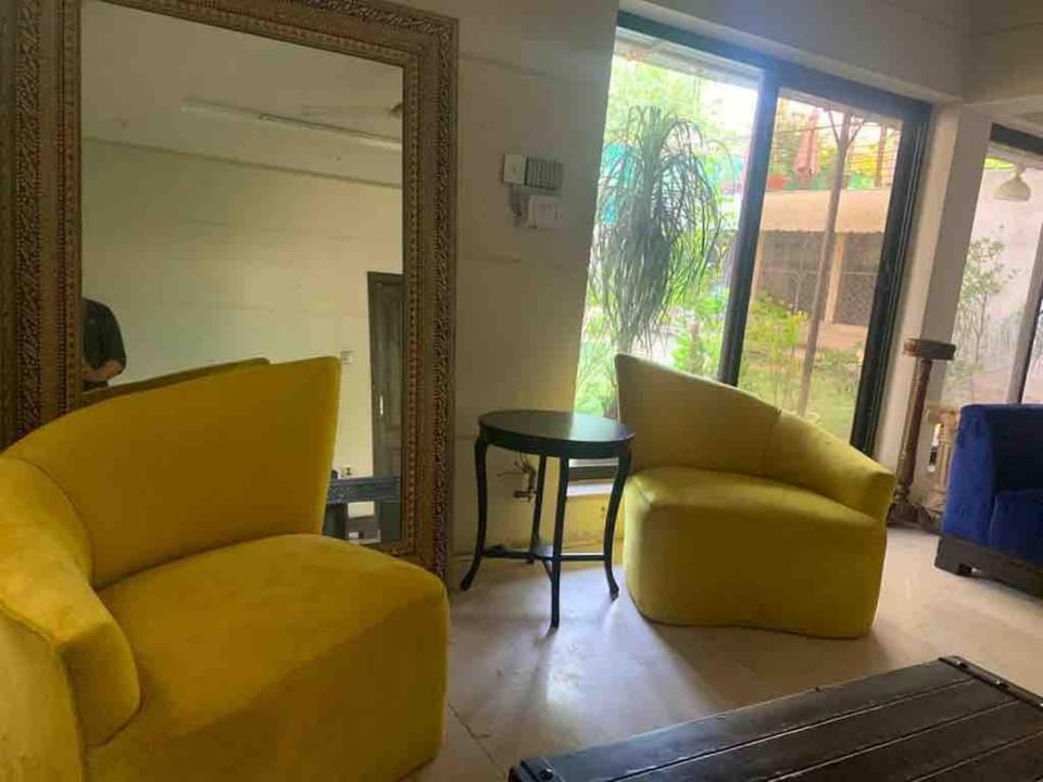 Sleek, contemporary 3-bed home with scenic views House in Islamabad Capital Territory