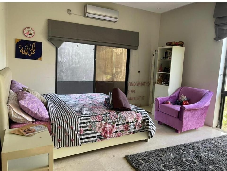 Sleek, contemporary 3-bed home with scenic views House in Islamabad Capital Territory