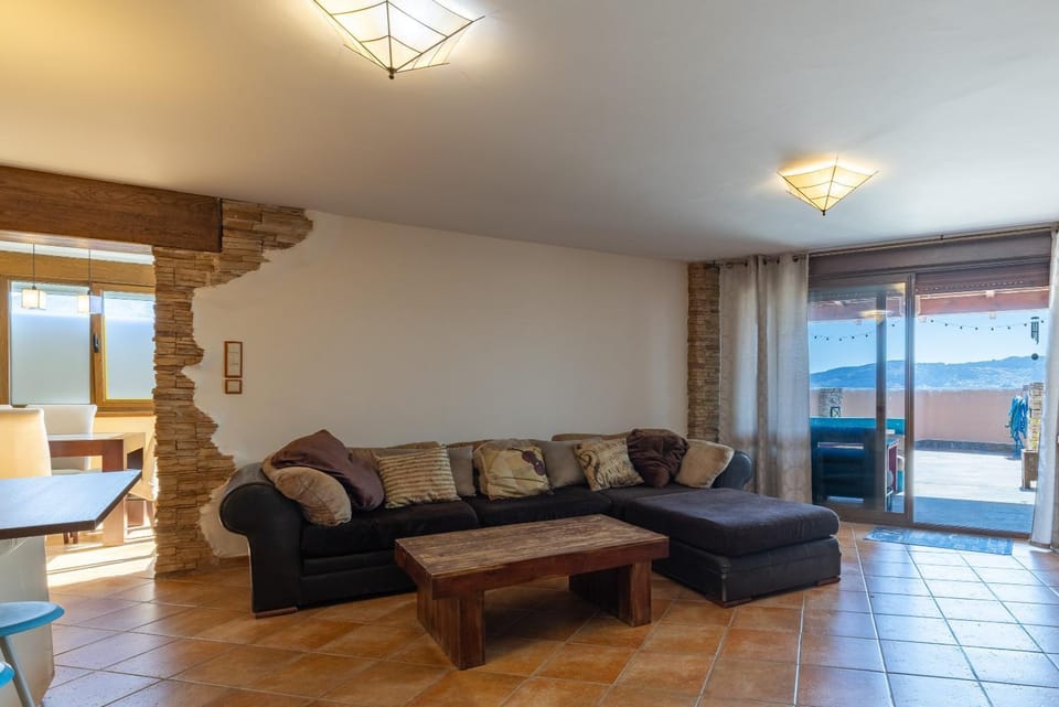 Sea, Mountains and Lights Apartment in O Morrazo