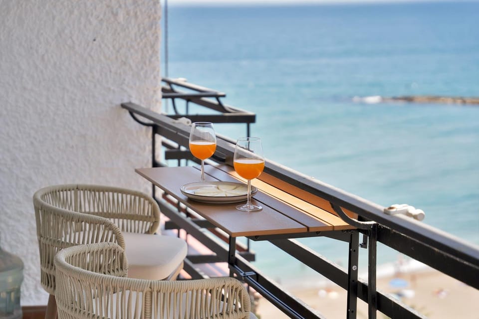 Natural landscape, Balcony/Terrace, Sea view