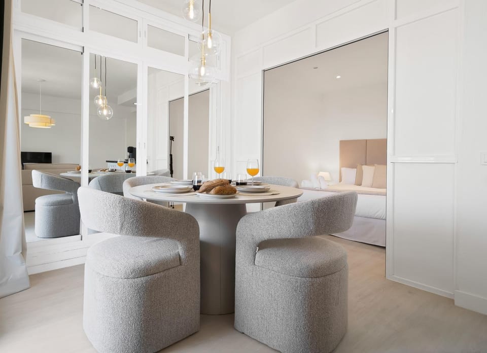 Living room, Dining area