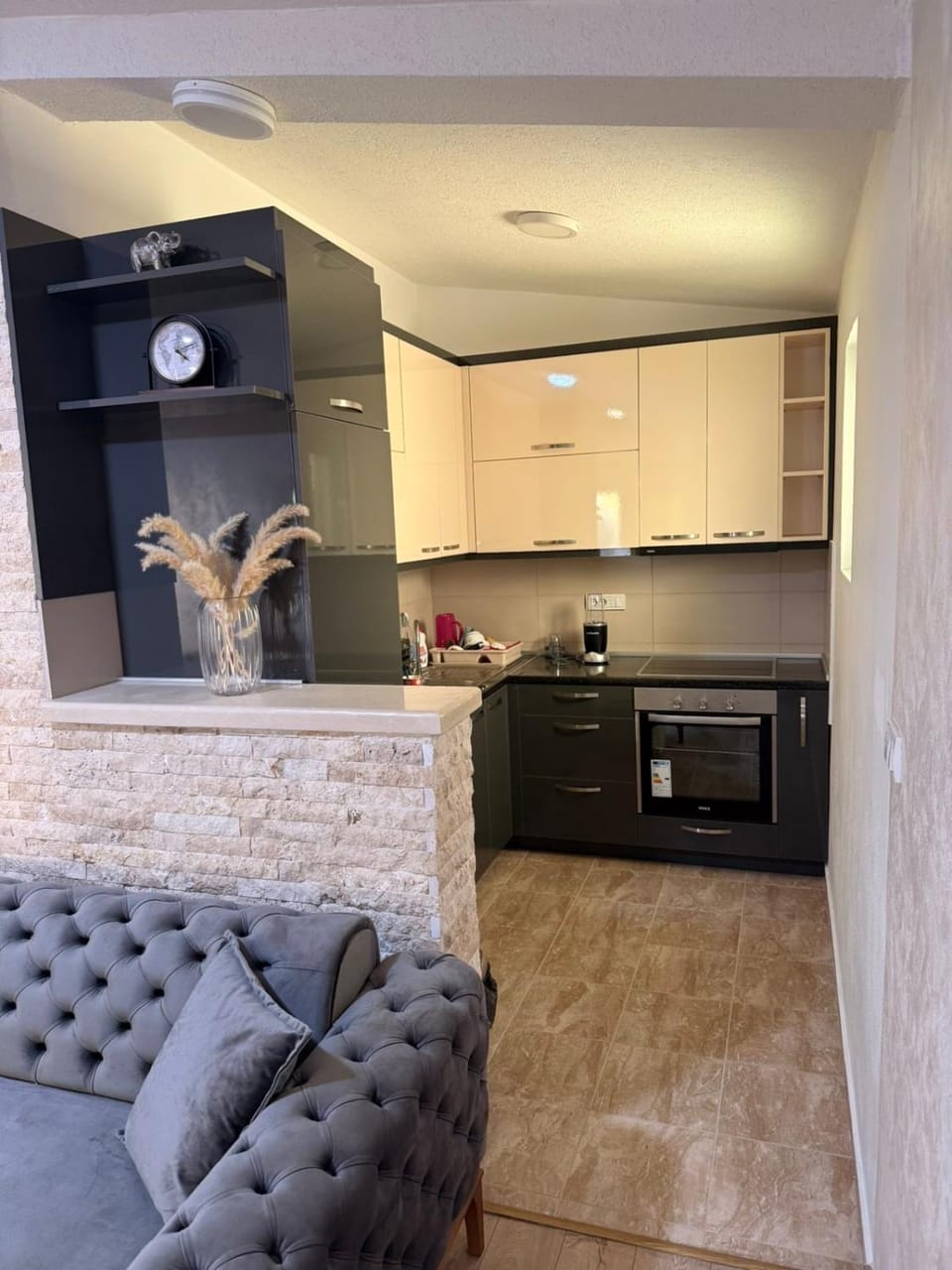 Kitchen or kitchenette, Living room