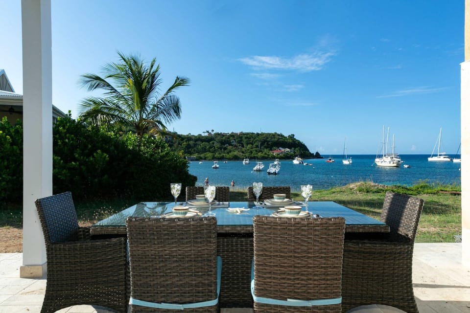 Mahalo Villa Beachfront Generator House in Cruz Bay