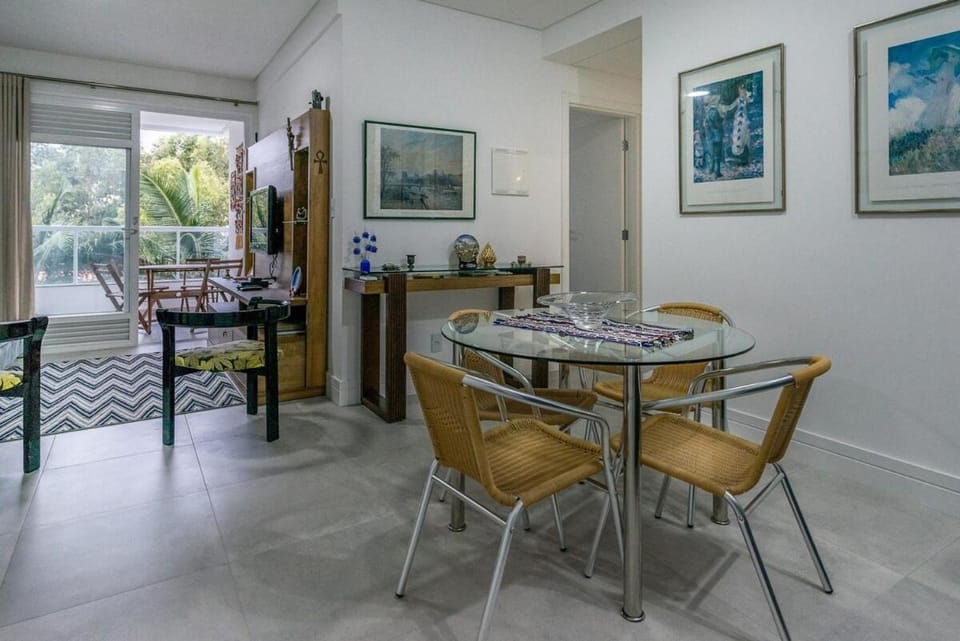 Junto à praia de Jurere, dois quartos com suite! Apartment in Florianopolis