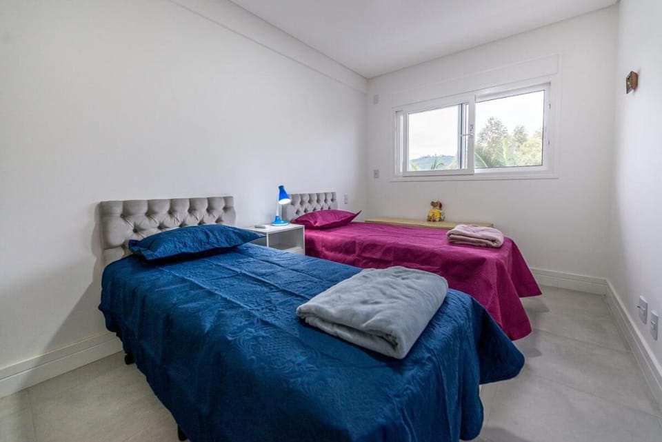 Junto à praia de Jurere, dois quartos com suite! Apartment in Florianopolis