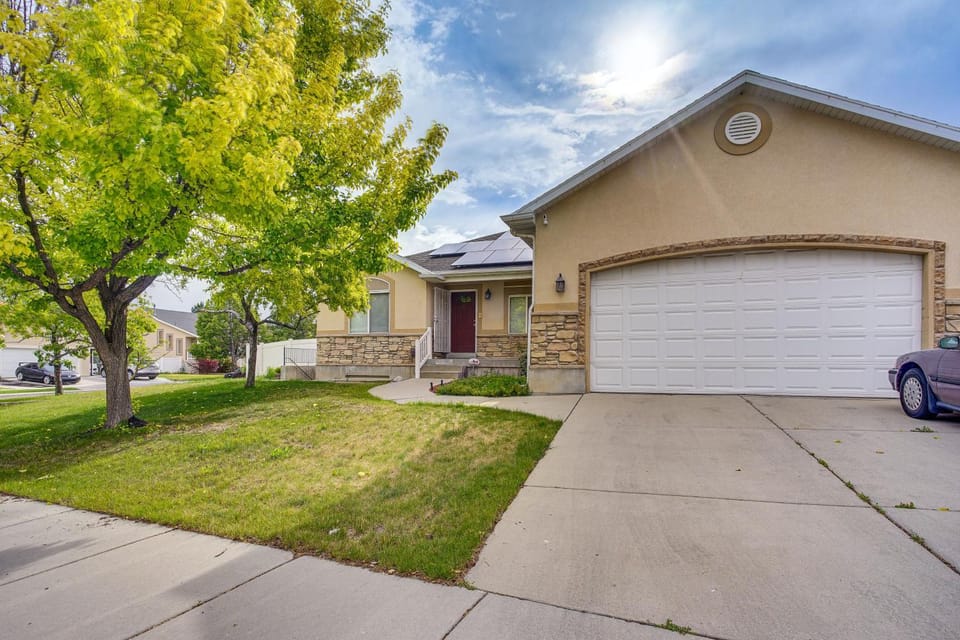 All-Season Base in West Valley City, Pets Welcome! Apartment in West Valley City