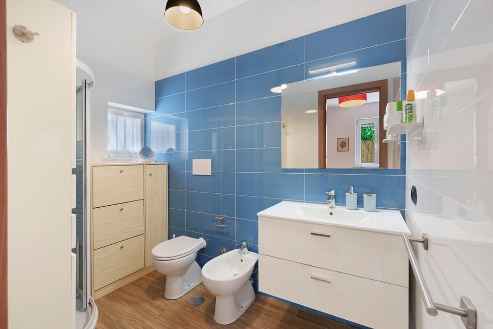 Bathroom, Living room