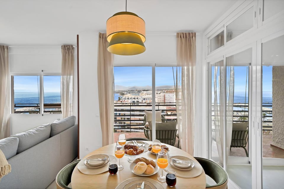 Balcony/Terrace, Seating area, Continental breakfast