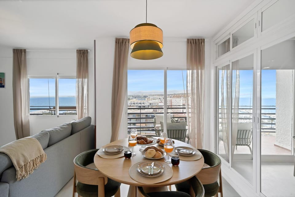 View (from property/room), Photo of the whole room, Dining area