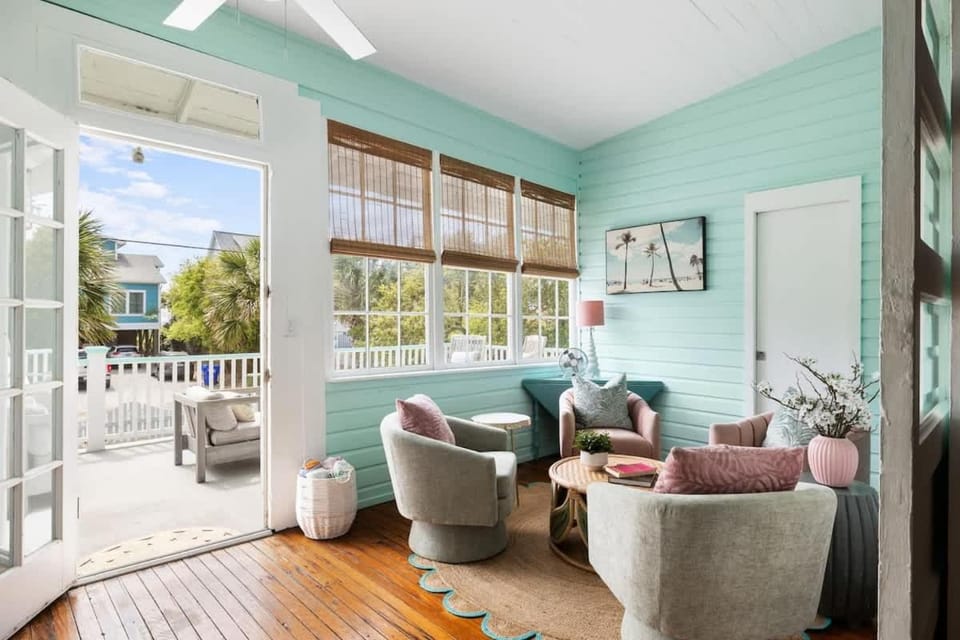 Folly Beach House Beachside bliss with a big yard grill and room for 14 House in Folly Beach