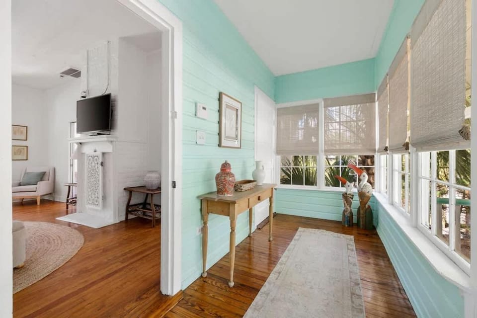 Folly Beach House Beachside bliss with a big yard grill and room for 14 House in Folly Beach