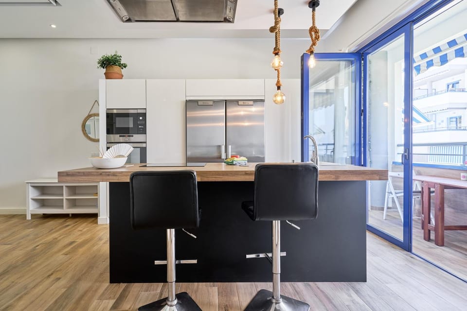 Kitchen or kitchenette, Living room