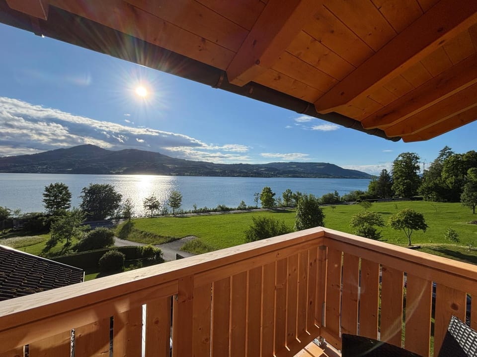 View (from property/room), Balcony/Terrace, Lake view