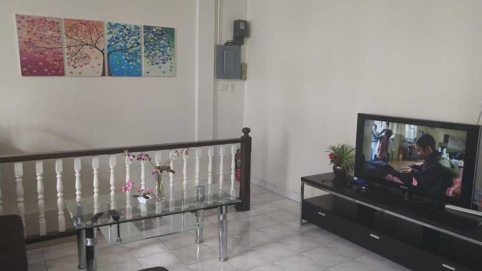Angel delight bar Bed and Breakfast in Patong