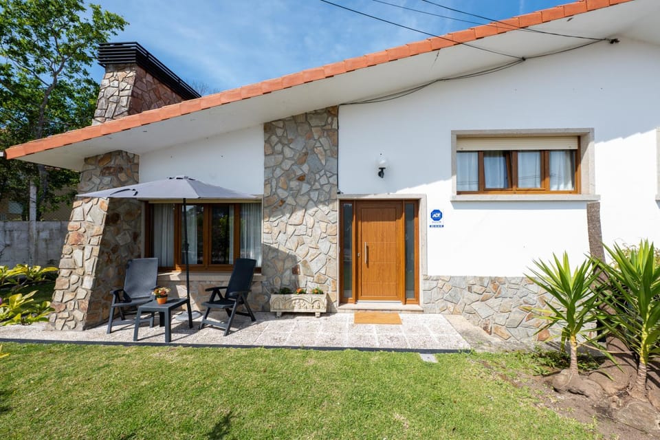 Casa Playa Canelas House in O Morrazo