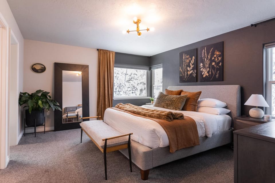 Vail Haven Oasis Hot Tub, Fire Pit & Comfy Beds House in Girdwood