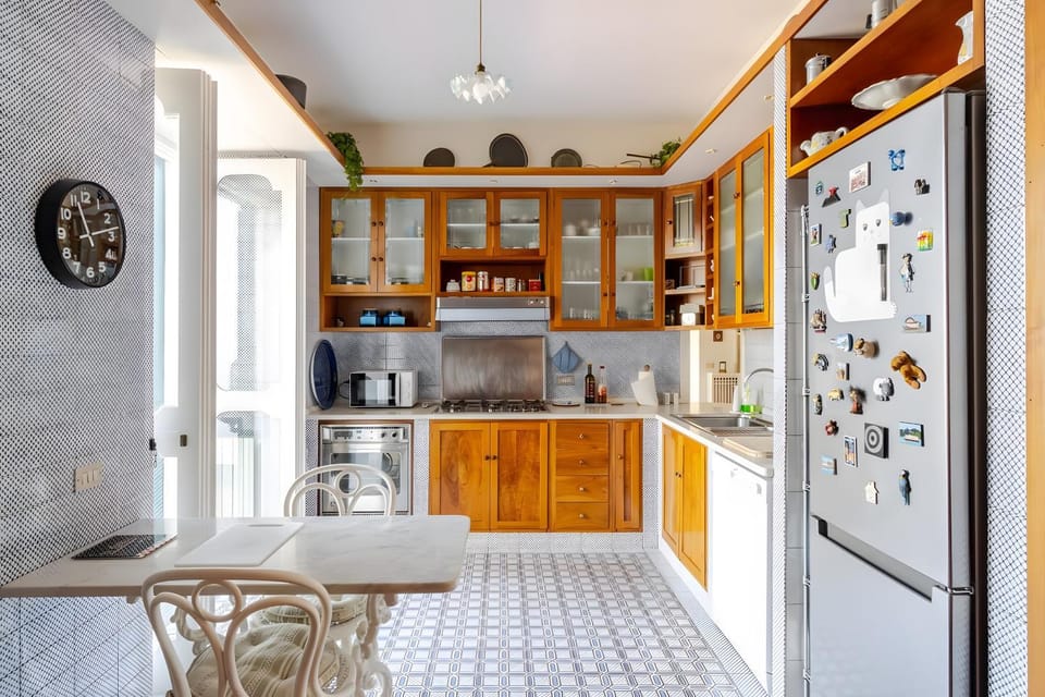 Property building, Kitchen or kitchenette, Living room