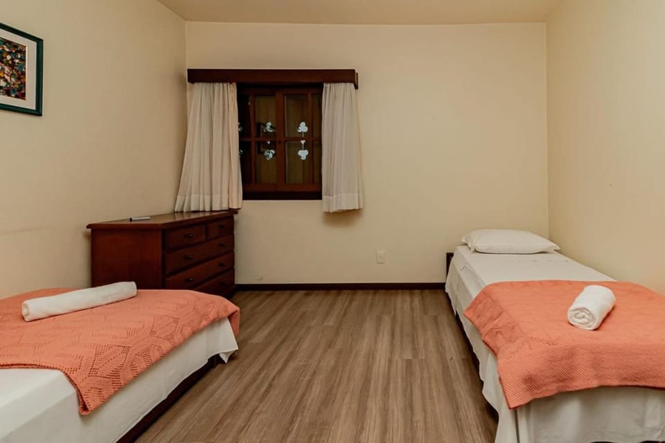 Na Avenida Borges de Medeiros: 450m da Rua Coberta Apartment in Gramado