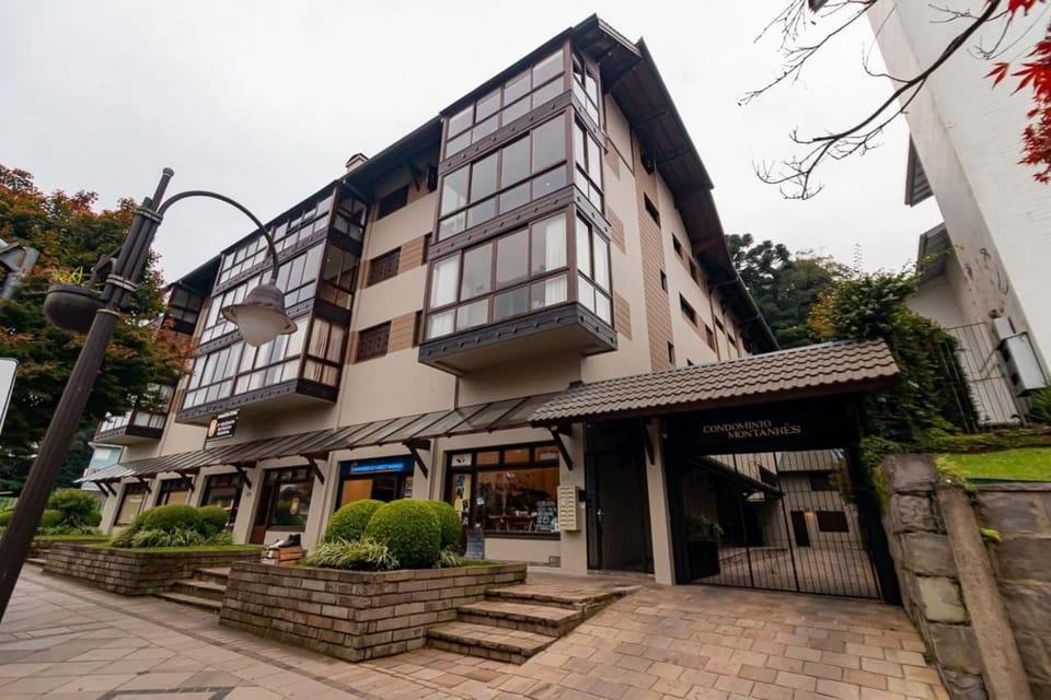 Na Avenida Borges de Medeiros: 450m da Rua Coberta Apartment in Gramado
