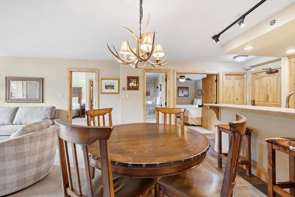Borders Lodge L208 2BD Beaver Creek Ski-In, Ski-Out Condo House in Beaver Creek