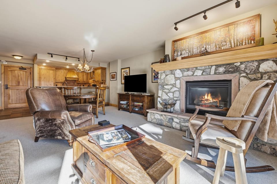 Borders Lodge L208 2BD Beaver Creek Ski-In, Ski-Out Condo House in Beaver Creek