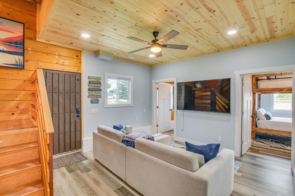 Walk to Beach & Bear Lake! Family-Friendly Getaway House in Garden City