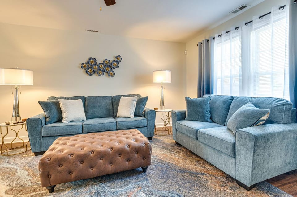 Great for Families! Raleigh Townhome 5 Mi to Dtwn House in Raleigh