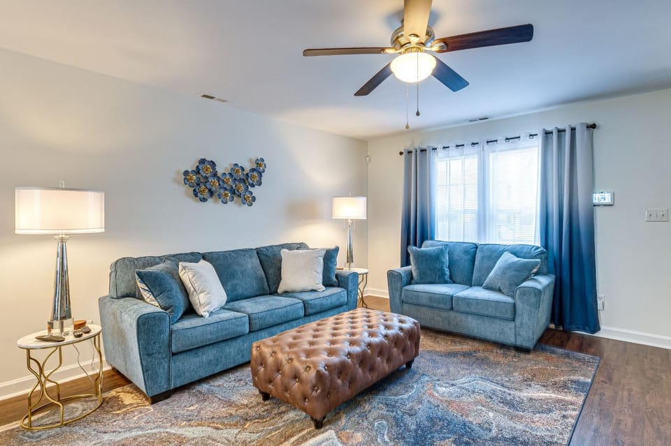 Great for Families! Raleigh Townhome 5 Mi to Dtwn House in Raleigh