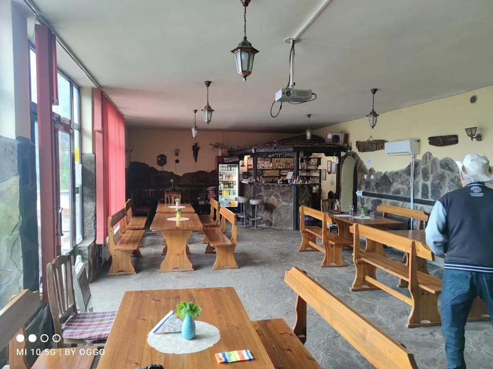 Семеен хотел Изгрев Hotel in Bulgaria