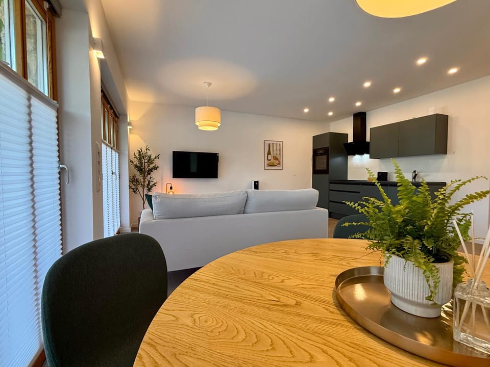 Living room, Dining area, kitchen