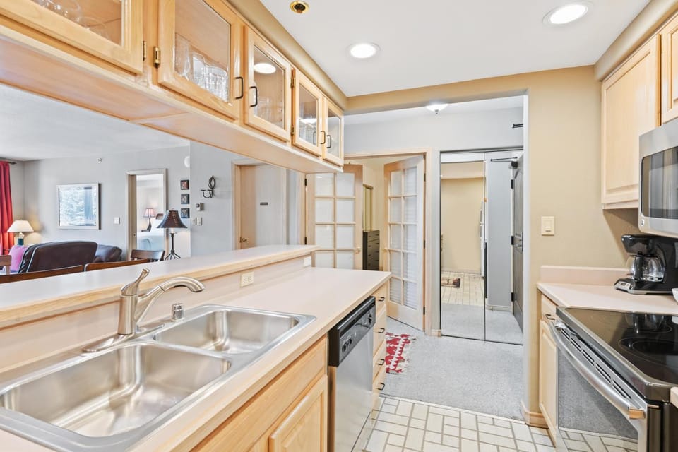 Borders Lodge L304 2BD Beaver Creek Ski-In, Ski-Out Condo House in Beaver Creek