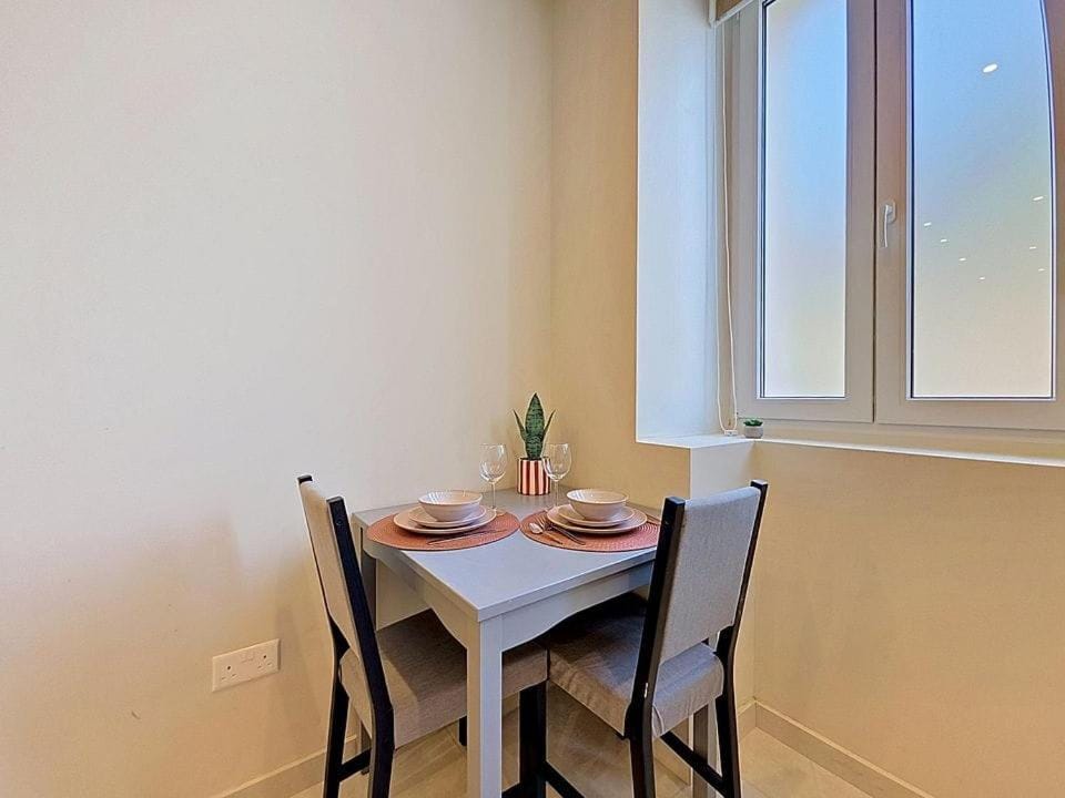 Well-Located Studio Near Beaches & Promenade Apartment in Saint Julians