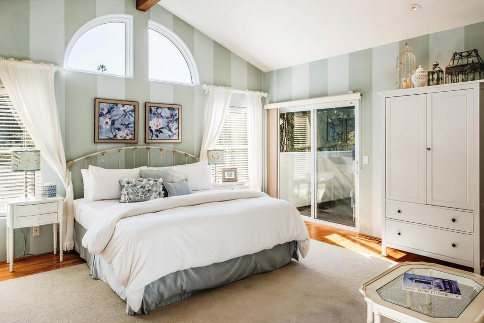 3485 Avalon by the Sea House in Del Rey Oaks