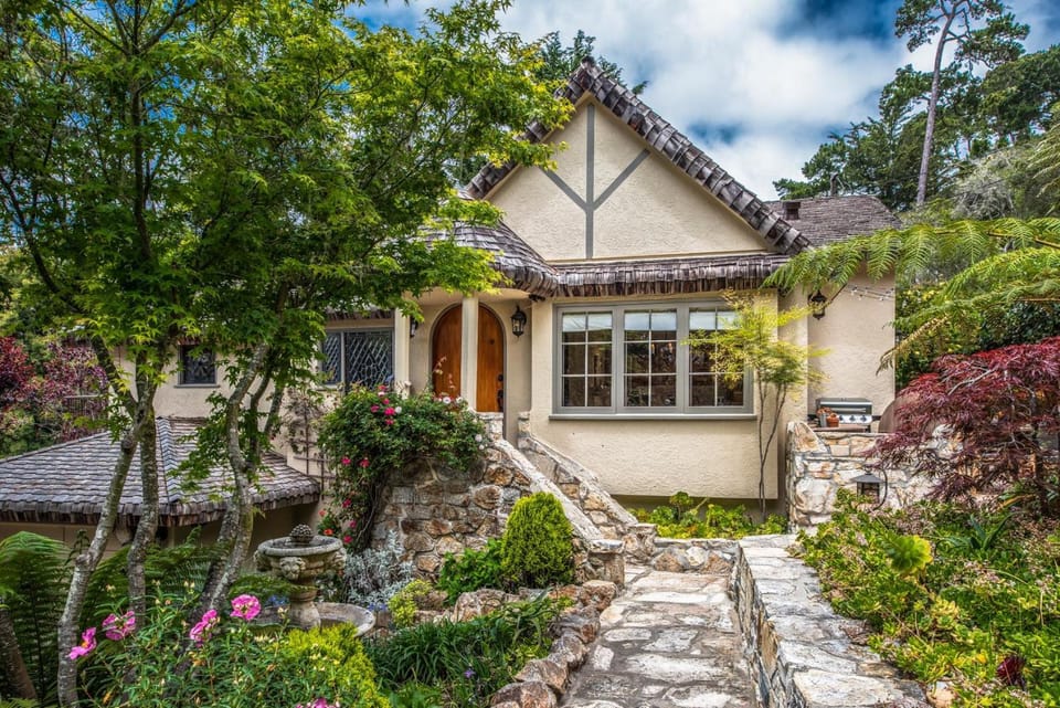 3770 Stone's Throw House in Carmel by the Sea