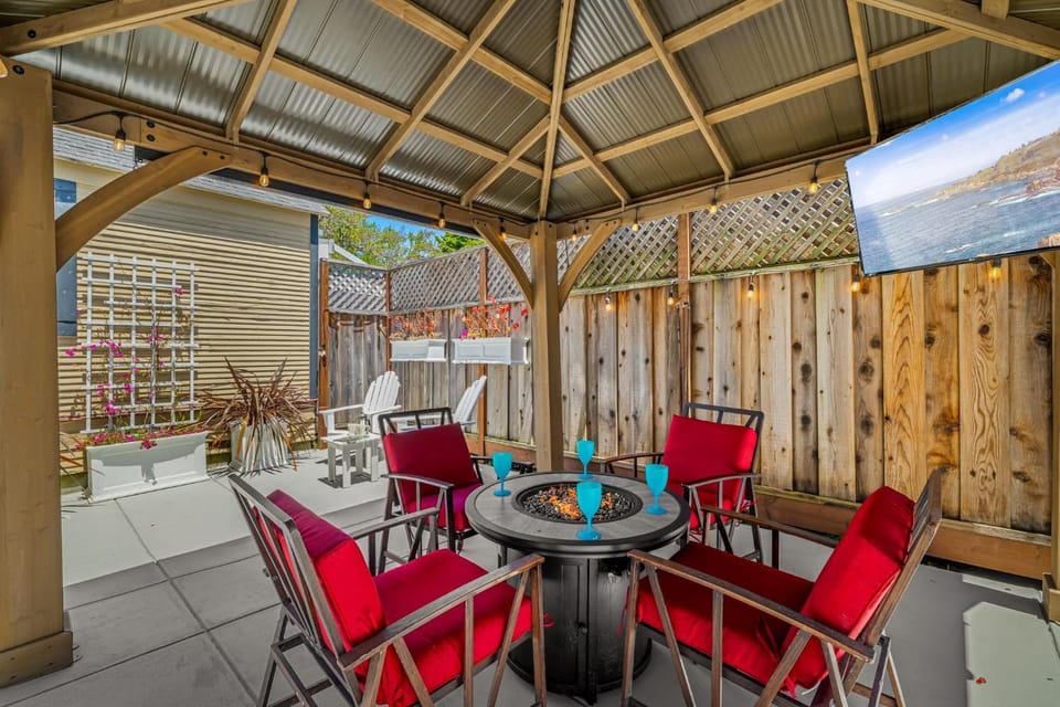 3729 Ocean Park Sanctuary House in Pacific Grove