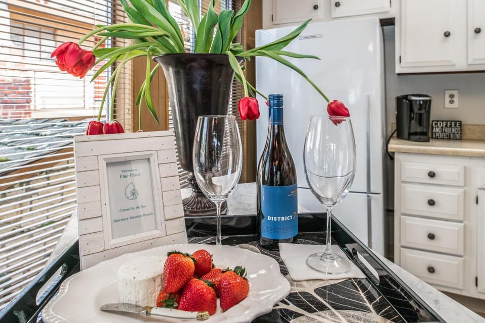 3797 Pine Place Apartment in Carmel by the Sea