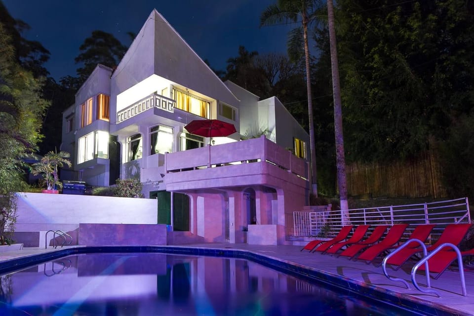 Poblado10Br 6min2 parkllera pool jacuzzi EventsOK House in Medellin