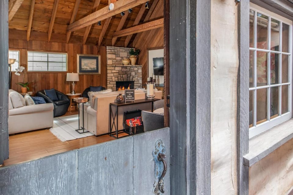 3796 The Madden Suite Apartment in Carmel by the Sea