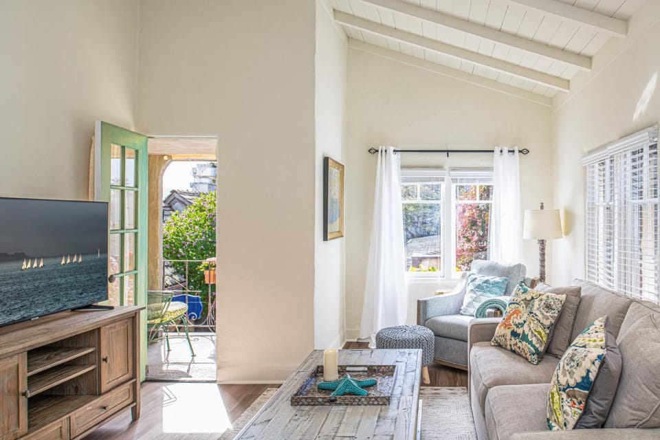 3795 The Artist's Way Apartment in Carmel by the Sea