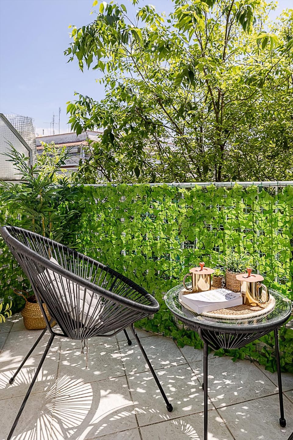 View (from property/room), Balcony/Terrace, Seating area, City view