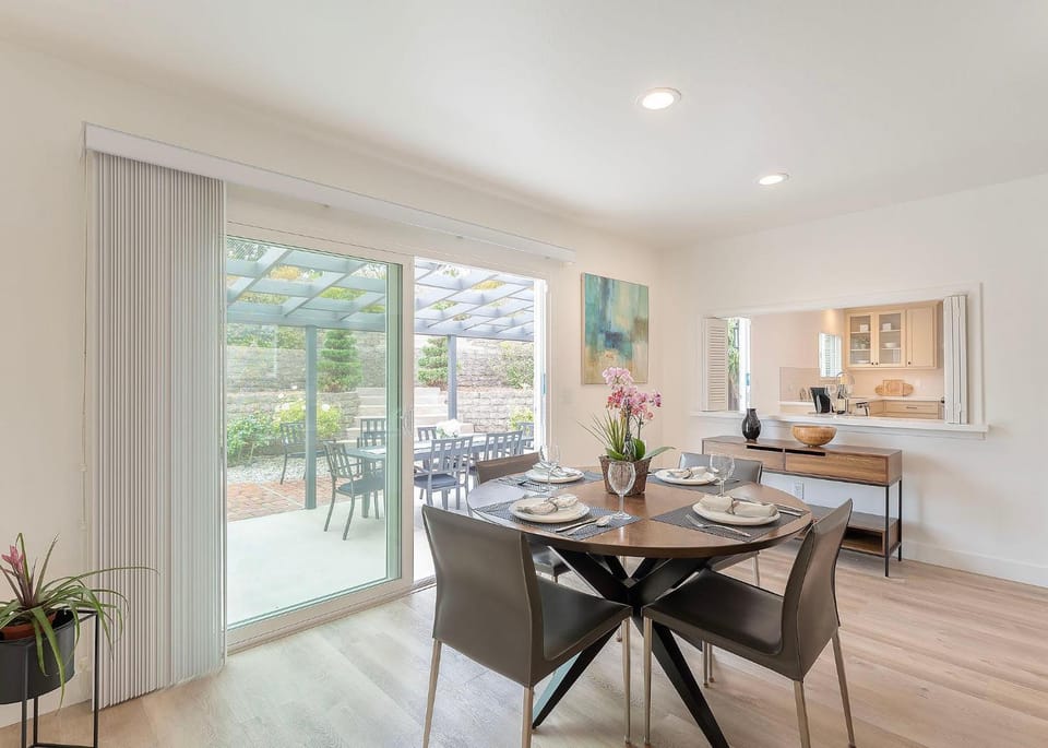 3896 Gather and Rest House in Del Rey Oaks