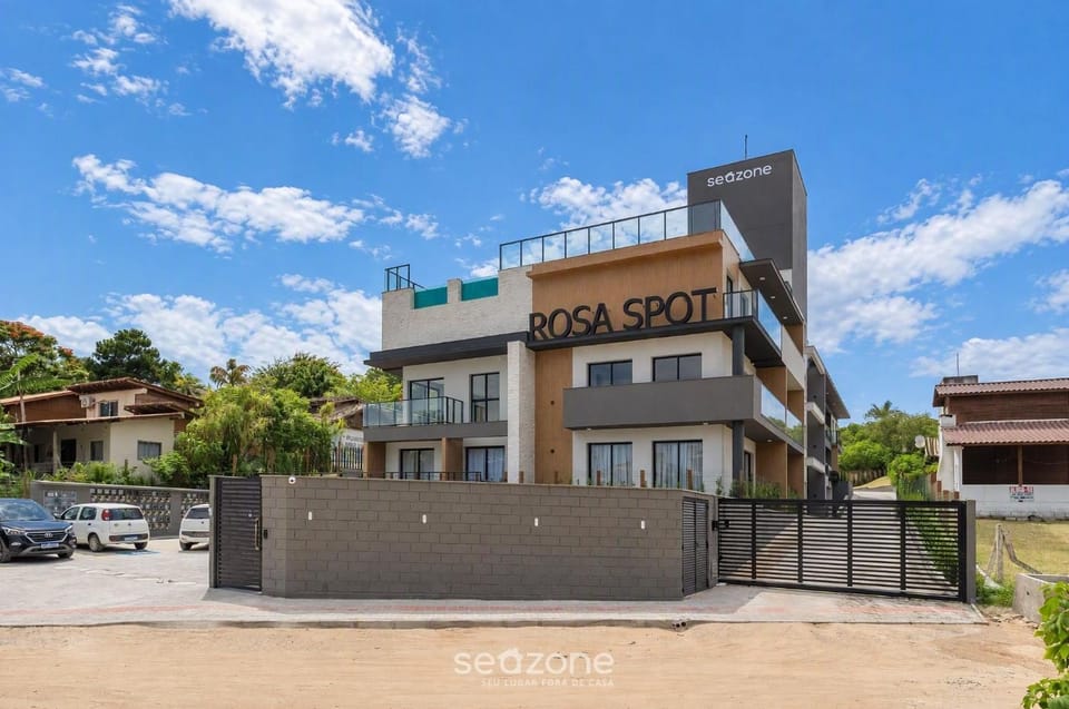 Facade/entrance, Off site